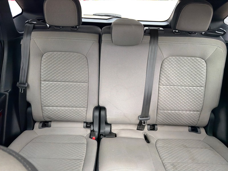 Ford Escape Vehicle Full-screen Gallery Image 13