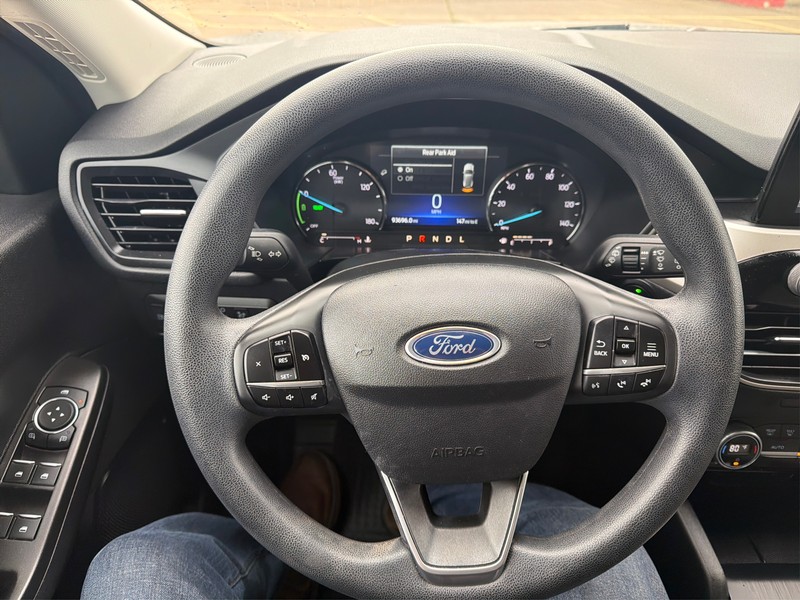Ford Escape Vehicle Full-screen Gallery Image 14