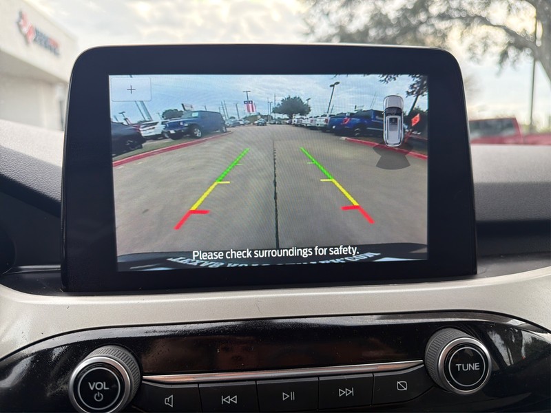 Ford Escape Vehicle Full-screen Gallery Image 17