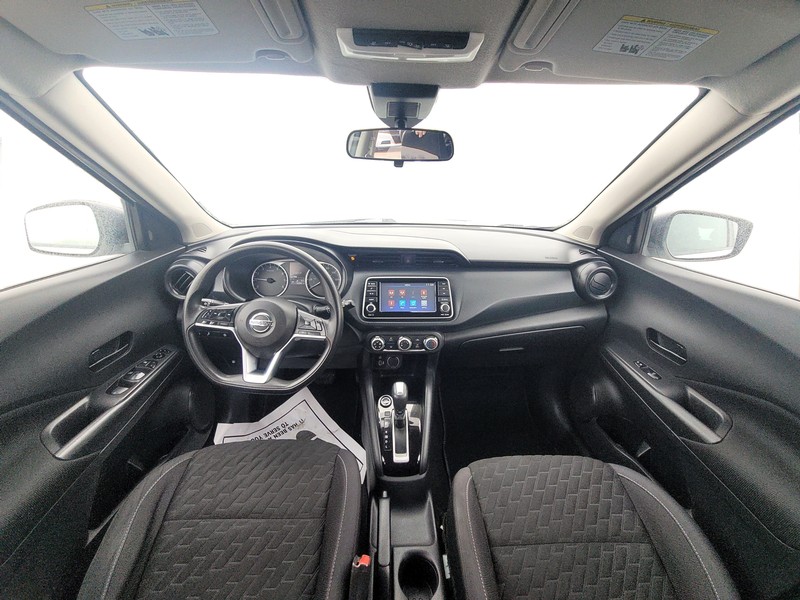 Nissan Kicks Vehicle Full-screen Gallery Image 15