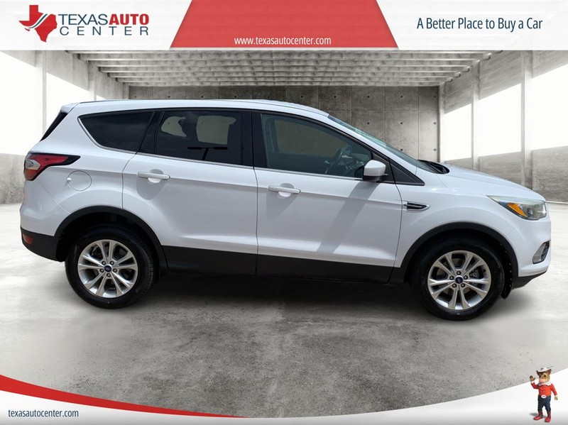 Ford Escape Vehicle Full-screen Gallery Image 04