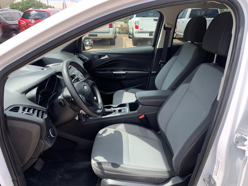 Ford Escape Vehicle Full-screen Gallery Image 09