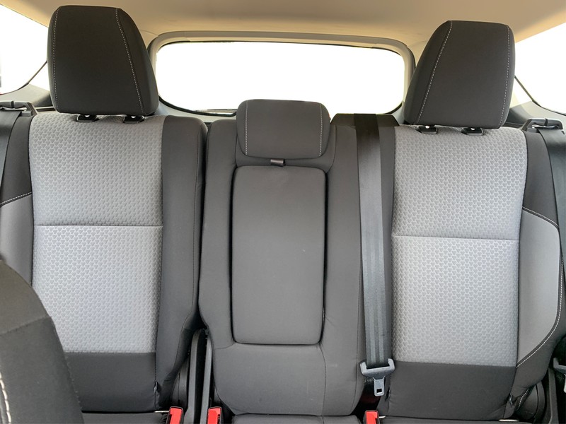 Ford Escape Vehicle Full-screen Gallery Image 12