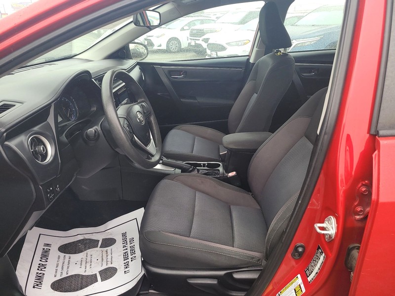 Toyota Corolla Vehicle Full-screen Gallery Image 08