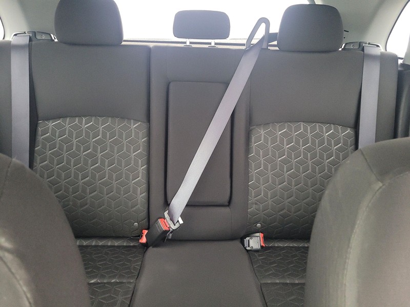 Mitsubishi Outlander Sport Vehicle Full-screen Gallery Image 13