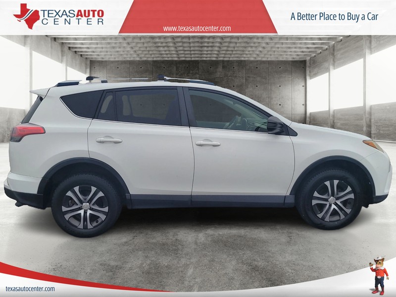 Toyota RAV4 Vehicle Full-screen Gallery Image 04