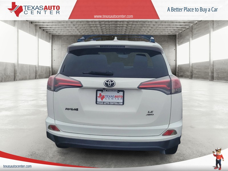 Toyota RAV4 Vehicle Full-screen Gallery Image 06