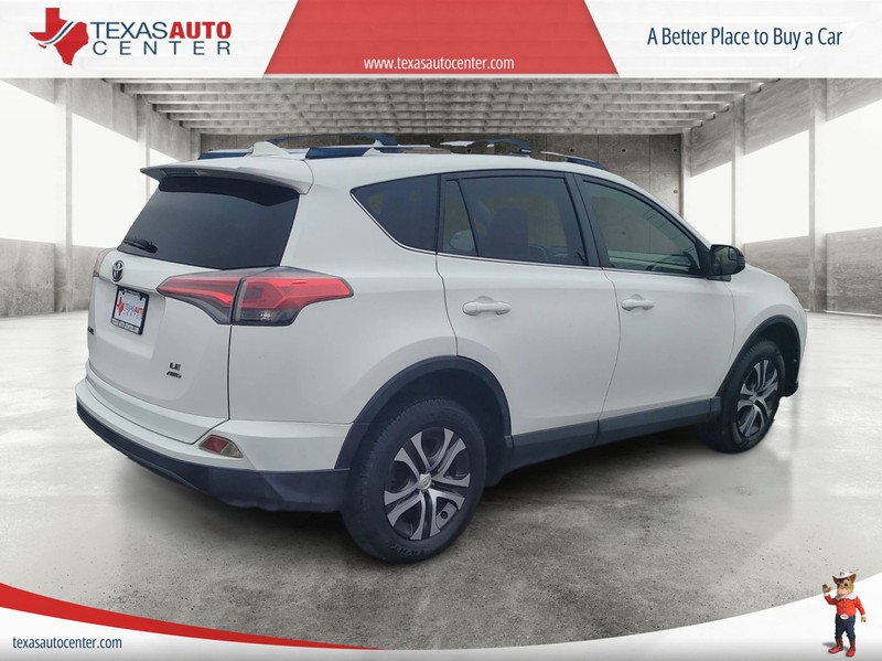 Toyota RAV4 Vehicle Full-screen Gallery Image 07