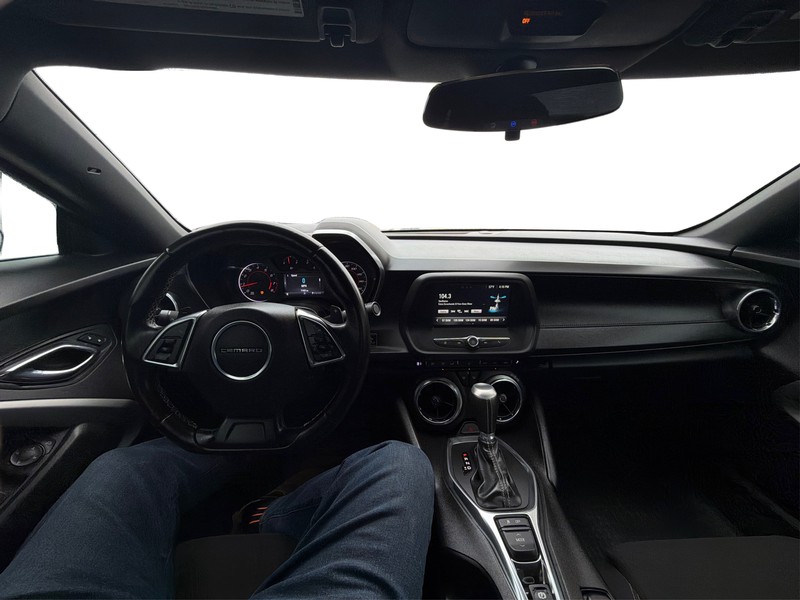 Chevrolet Camaro Vehicle Full-screen Gallery Image 15