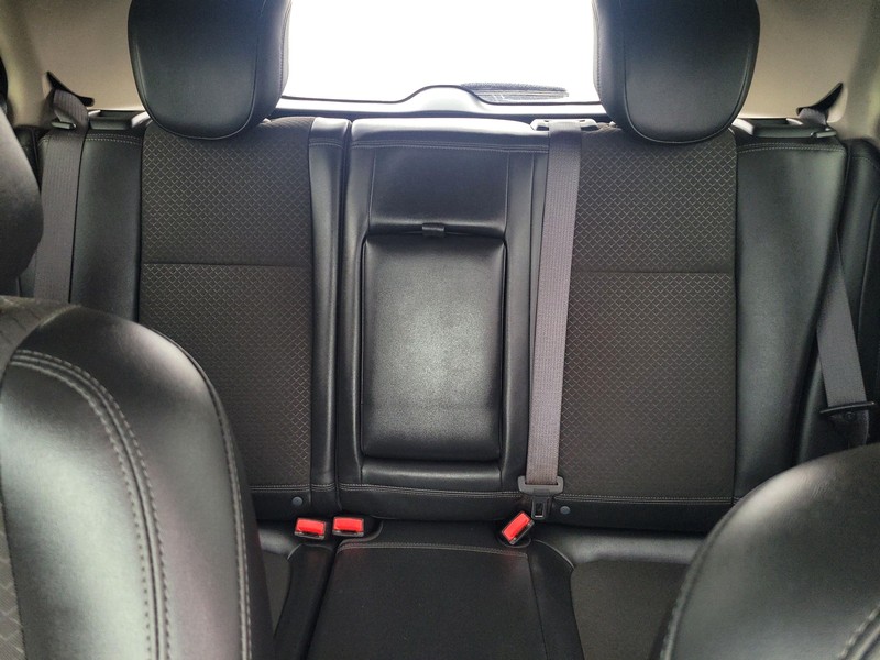 Buick Encore Vehicle Full-screen Gallery Image 13