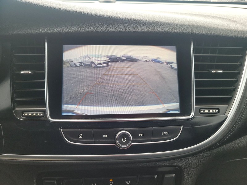 Buick Encore Vehicle Full-screen Gallery Image 17