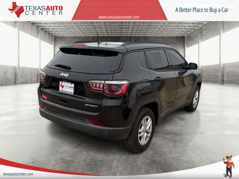 Jeep Compass Vehicle Full-screen Gallery Image 7