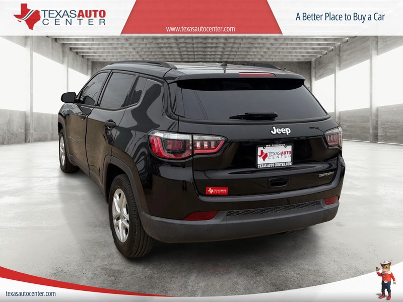 Jeep Compass Vehicle Full-screen Gallery Image 8