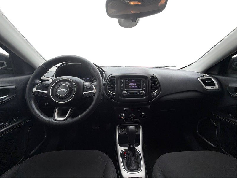 Jeep Compass Vehicle Full-screen Gallery Image 16