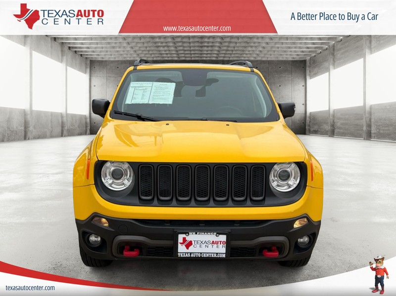 Jeep Renegade Vehicle Full-screen Gallery Image 03
