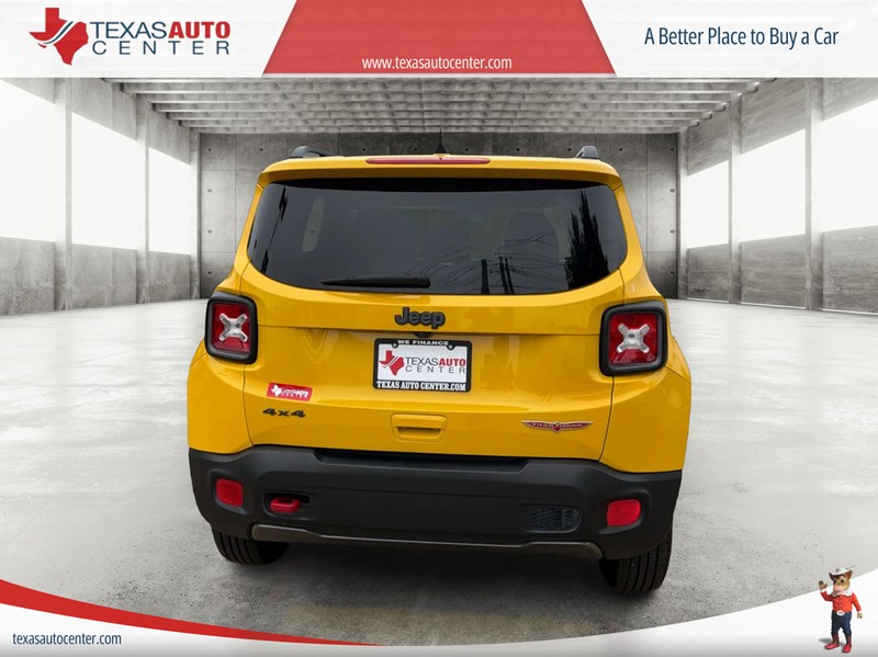 Jeep Renegade Vehicle Full-screen Gallery Image 06