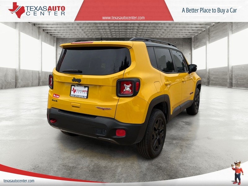 Jeep Renegade Vehicle Full-screen Gallery Image 07