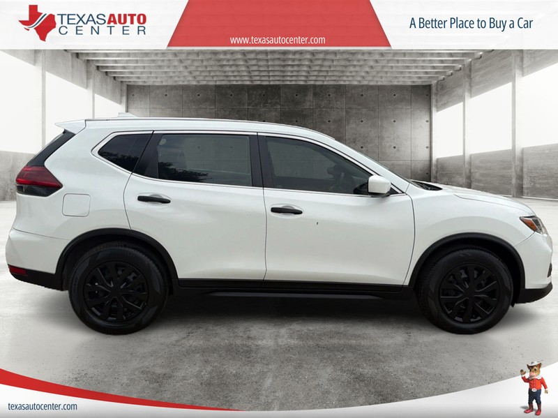 Nissan Rogue Vehicle Full-screen Gallery Image 4