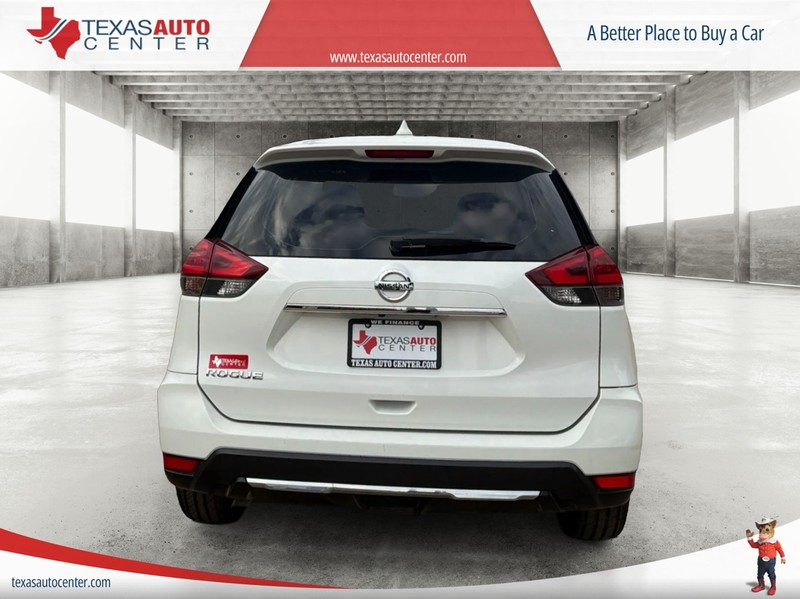 Nissan Rogue Vehicle Full-screen Gallery Image 6