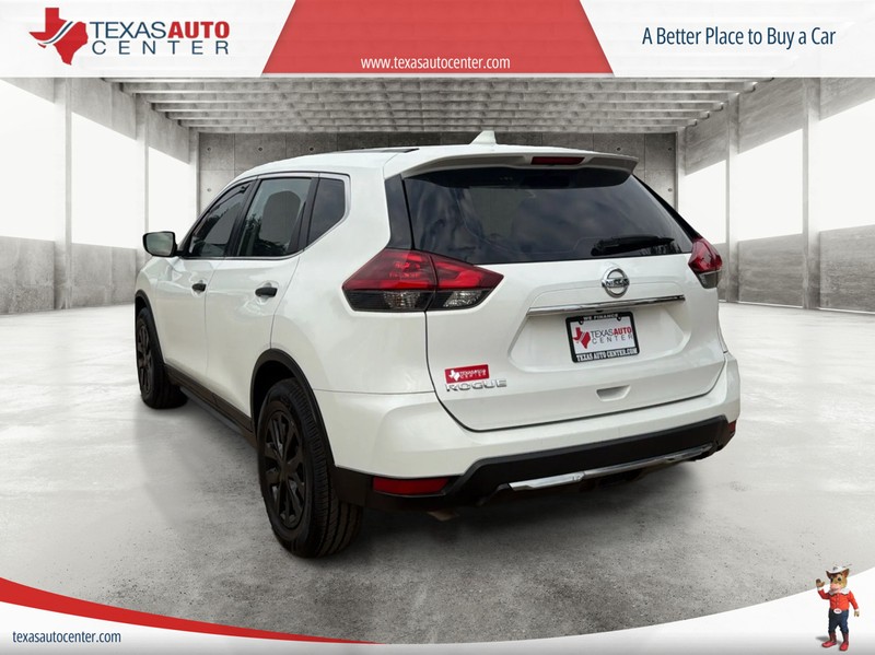 Nissan Rogue Vehicle Full-screen Gallery Image 8