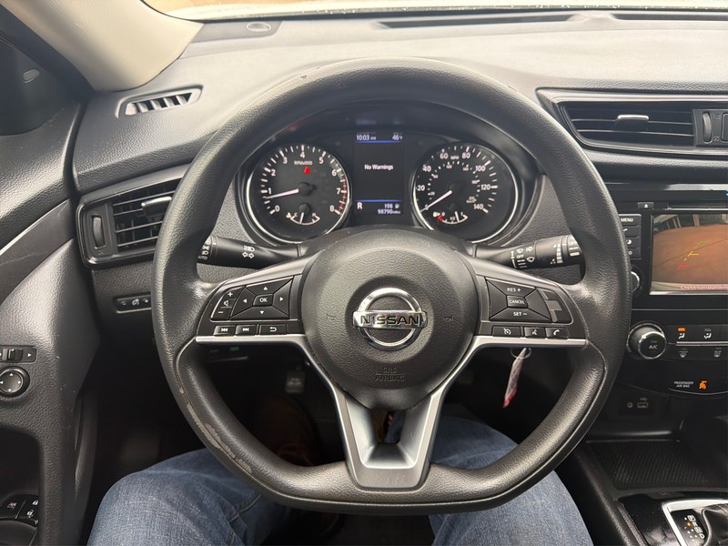 Nissan Rogue Vehicle Full-screen Gallery Image 14