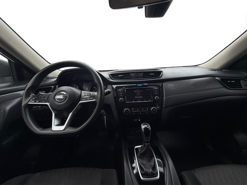Nissan Rogue Vehicle Full-screen Gallery Image 16