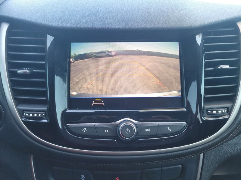 Chevrolet Trax Vehicle Full-screen Gallery Image 17