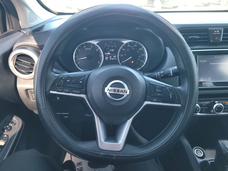 Nissan Versa Vehicle Full-screen Gallery Image 13