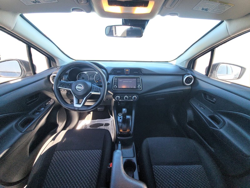 Nissan Versa Vehicle Full-screen Gallery Image 14