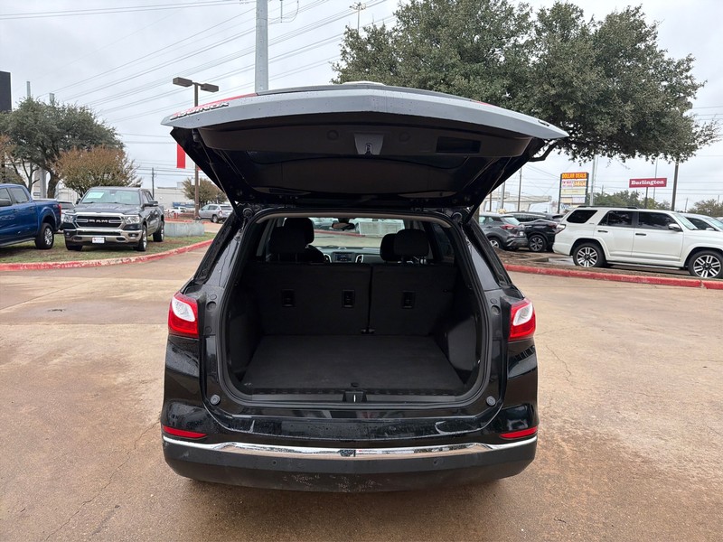 Chevrolet Equinox Vehicle Full-screen Gallery Image 11
