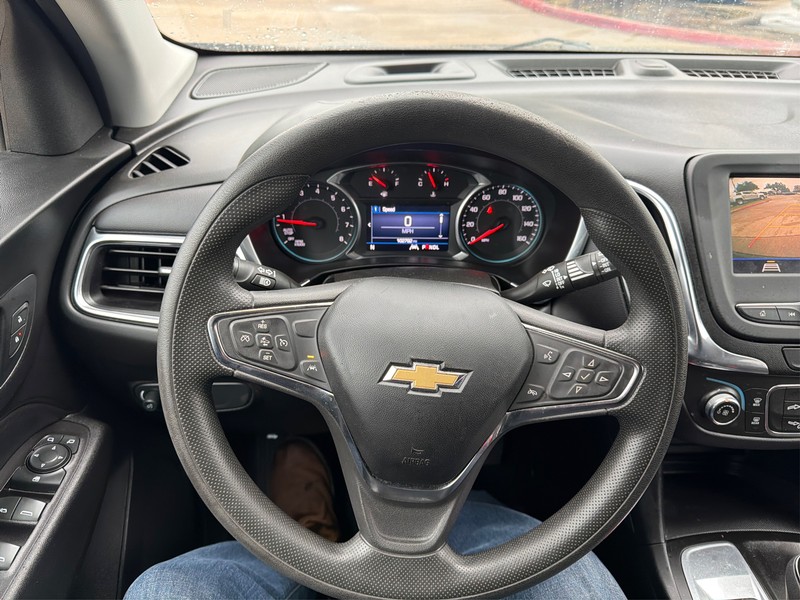 Chevrolet Equinox Vehicle Full-screen Gallery Image 14