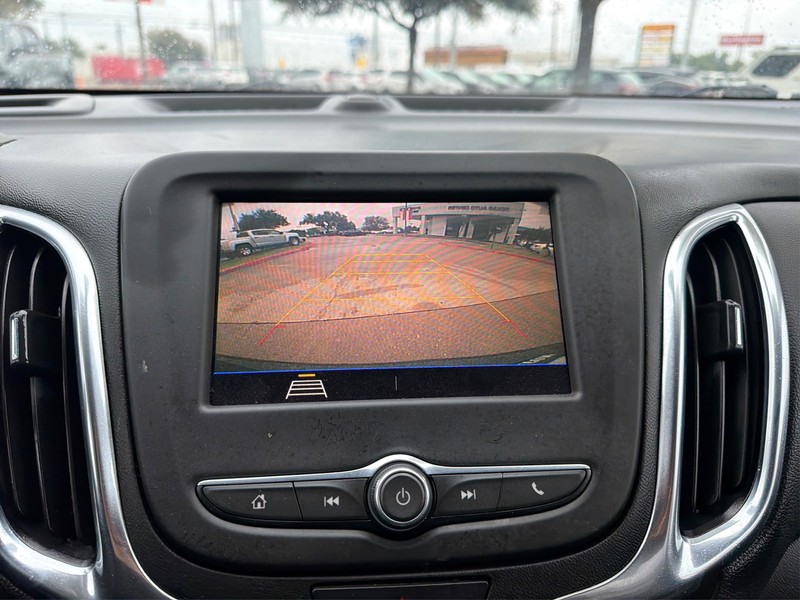 Chevrolet Equinox Vehicle Full-screen Gallery Image 17