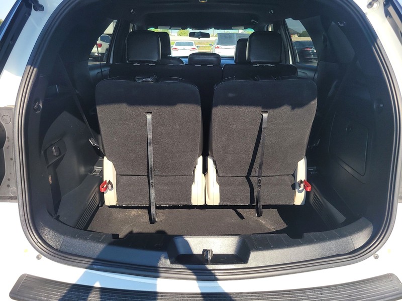 Ford Explorer Vehicle Full-screen Gallery Image 11