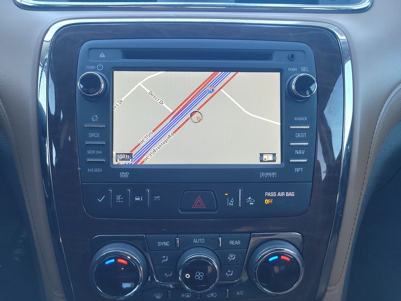 Buick Enclave Vehicle Full-screen Gallery Image 17