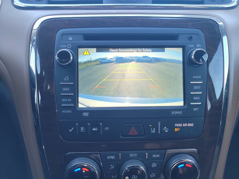 Buick Enclave Vehicle Full-screen Gallery Image 18