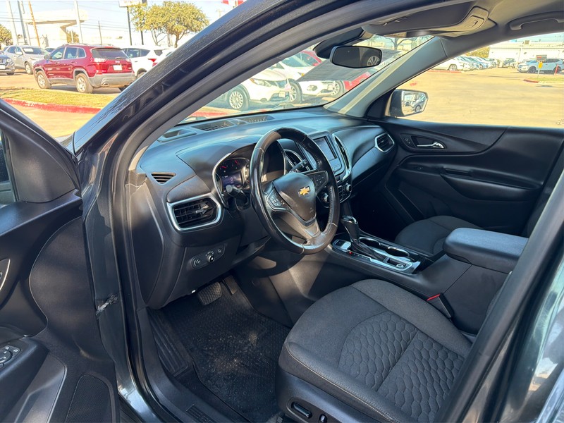 Chevrolet Equinox Vehicle Full-screen Gallery Image 09