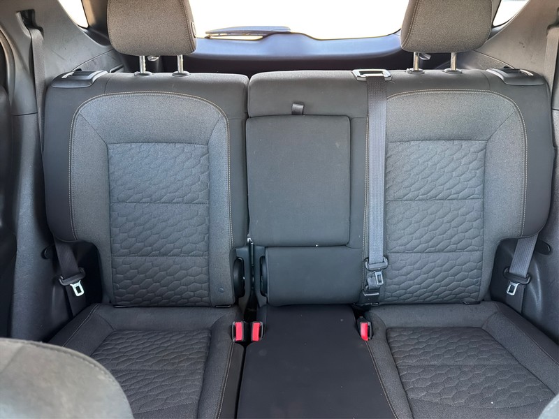 Chevrolet Equinox Vehicle Full-screen Gallery Image 13