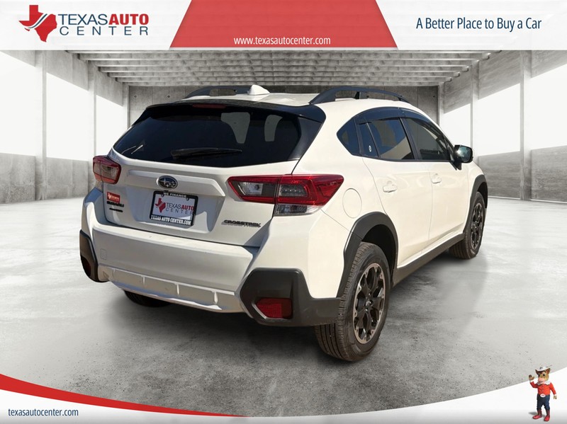 Subaru Crosstrek Vehicle Full-screen Gallery Image 07