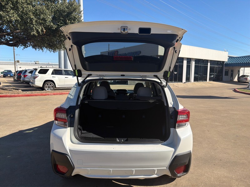 Subaru Crosstrek Vehicle Full-screen Gallery Image 11