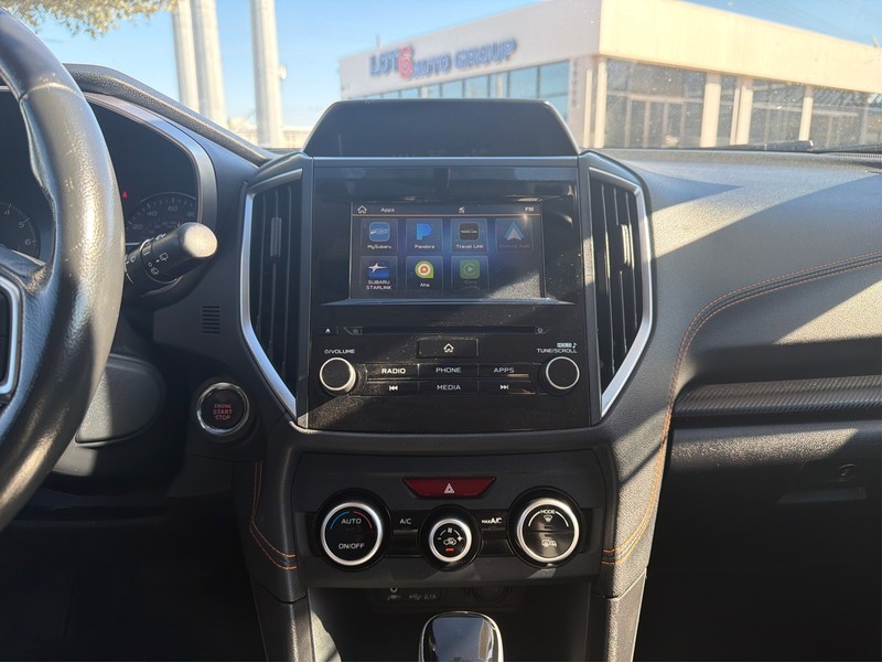 Subaru Crosstrek Vehicle Full-screen Gallery Image 12