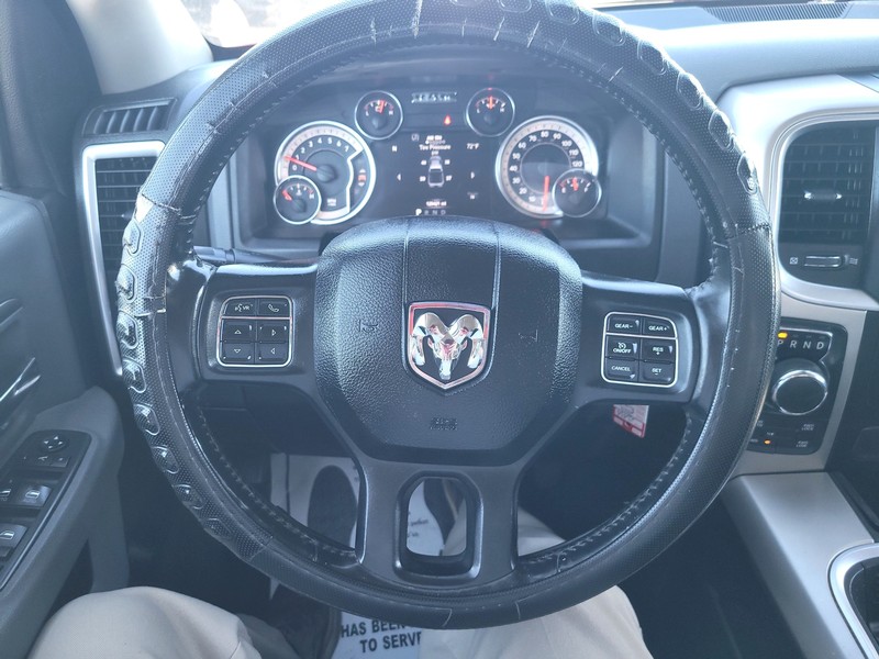 Ram 1500 Classic Vehicle Full-screen Gallery Image 12