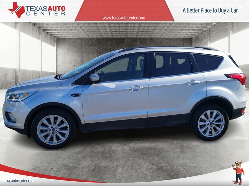 Ford Escape Vehicle Full-screen Gallery Image 05