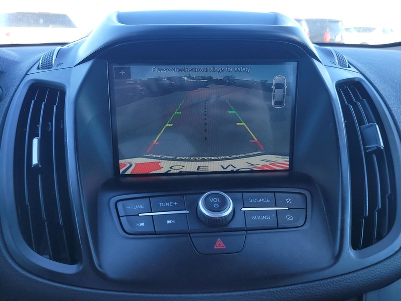 Ford Escape Vehicle Full-screen Gallery Image 17