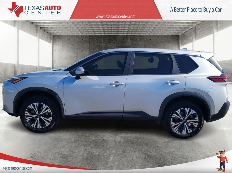 Nissan Rogue Vehicle Full-screen Gallery Image 04