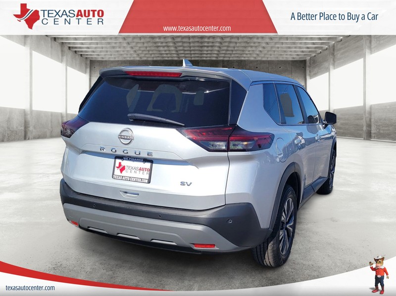 Nissan Rogue Vehicle Full-screen Gallery Image 05