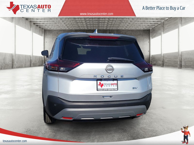 Nissan Rogue Vehicle Full-screen Gallery Image 07