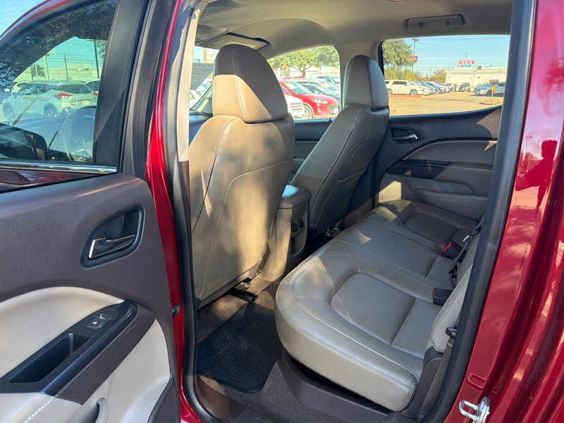 GMC Canyon Vehicle Full-screen Gallery Image 10