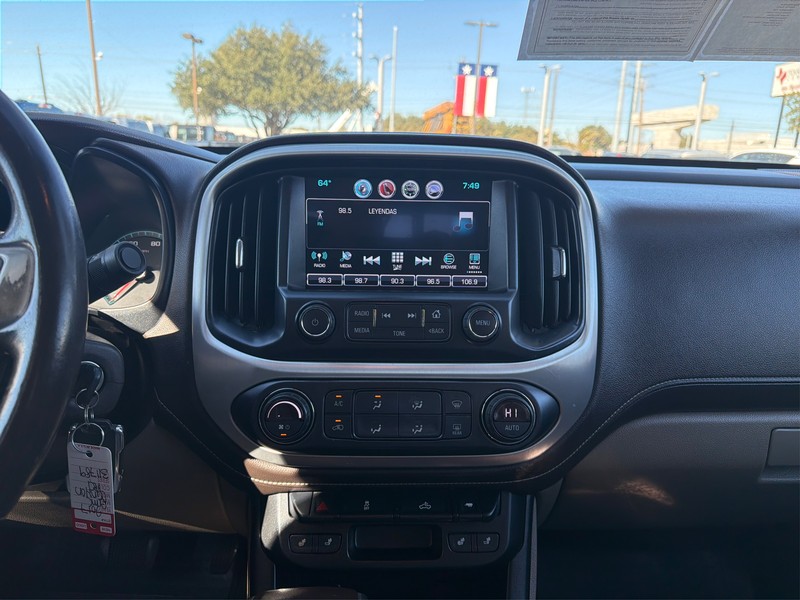 GMC Canyon Vehicle Full-screen Gallery Image 12