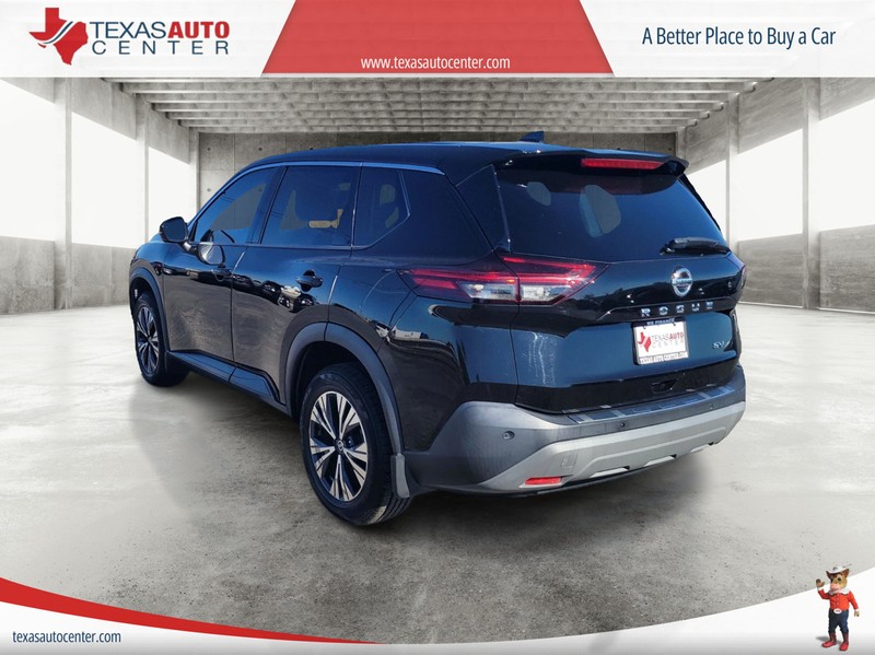 Nissan Rogue Vehicle Full-screen Gallery Image 05