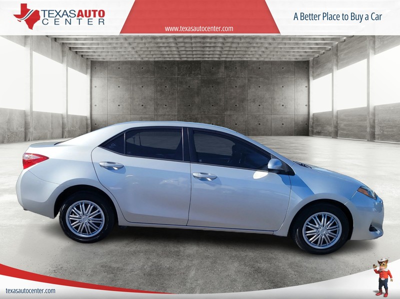 Toyota Corolla Vehicle Full-screen Gallery Image 05